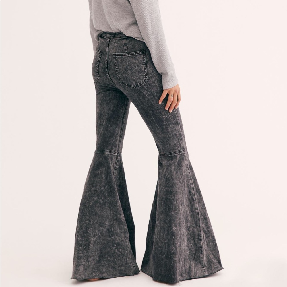 New Free People Acid wash Flare Jeans 27